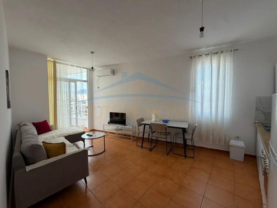 Tirane, jepet me qera apartament 1+1+Ballkon Kati 7, 58 m² 115.000 € (Unaza e Re)