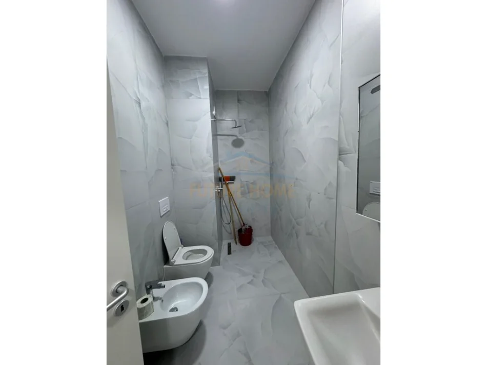 Tirane, jepet me qera apartament 1+1+Ballkon Kati 4, 69 m² 440 € (Ali Demi, Rezidenca Kaimi)
