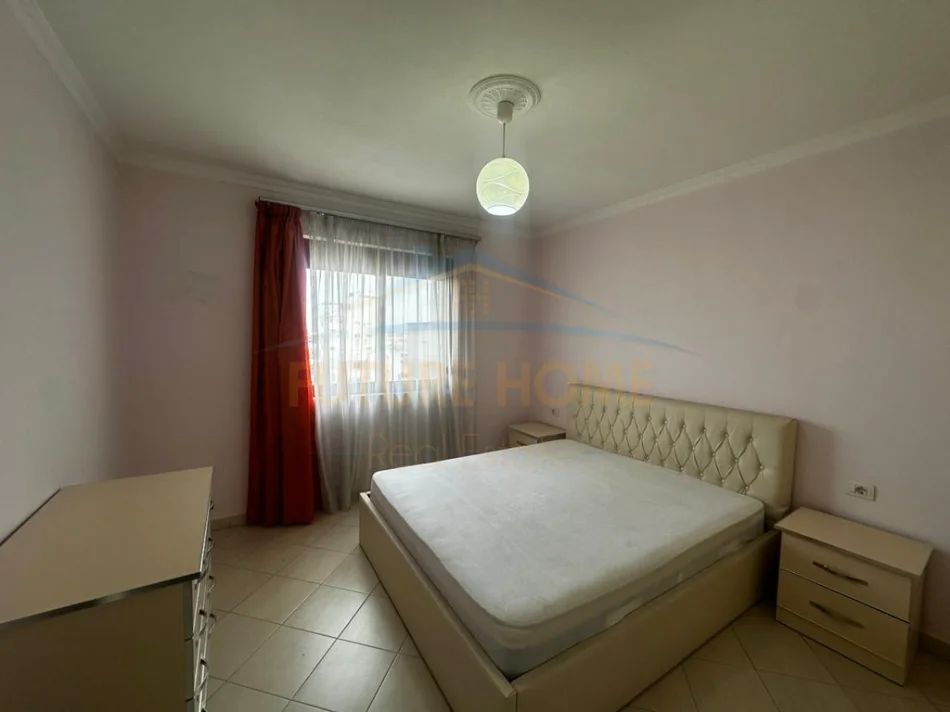 Durres, jepet me qera apartament 2+1 Kati 5, 76 m² 350 € (Prane shkolles Qemal Mici, Lagjia 18, Durres)