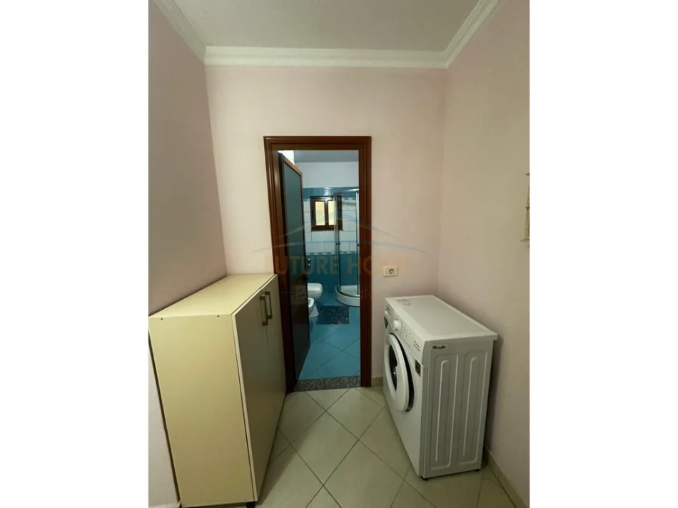 Durres, jepet me qera apartament 2+1 Kati 5, 75 m² 350 € (Lagjia 16, Durrës)