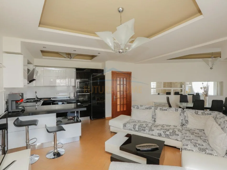 Tirane, jepet me qera apartament 3+1+Ballkon Kati 3, 154 m² 780 € (Don Bosko)
