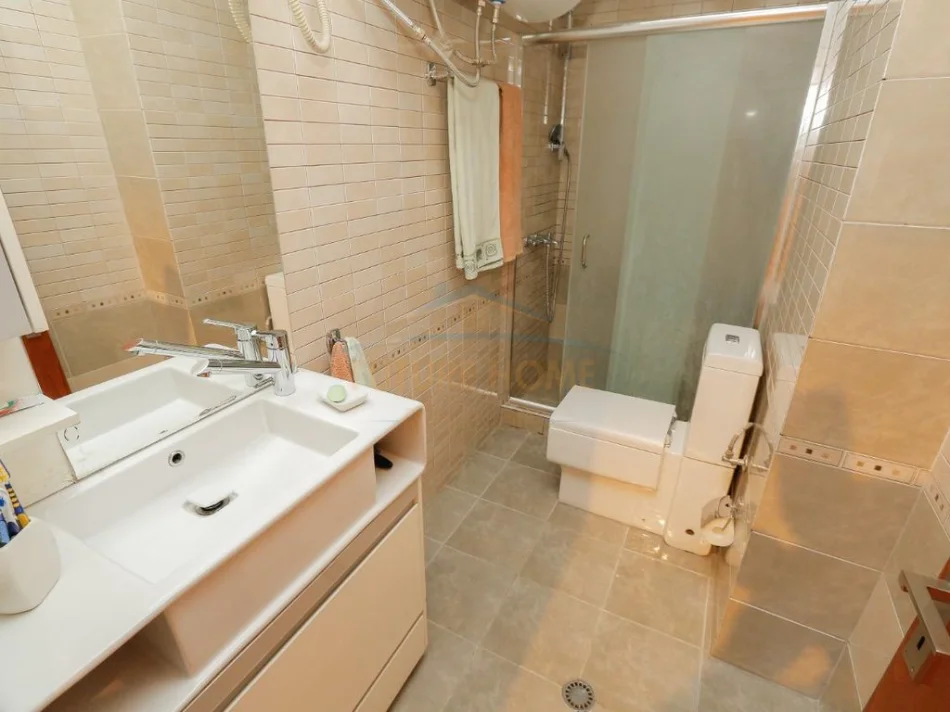 Tirane, jepet me qera apartament 3+1+Aneks+Ballkon Kati 3, 154 m² 780 € (Don Bosko)