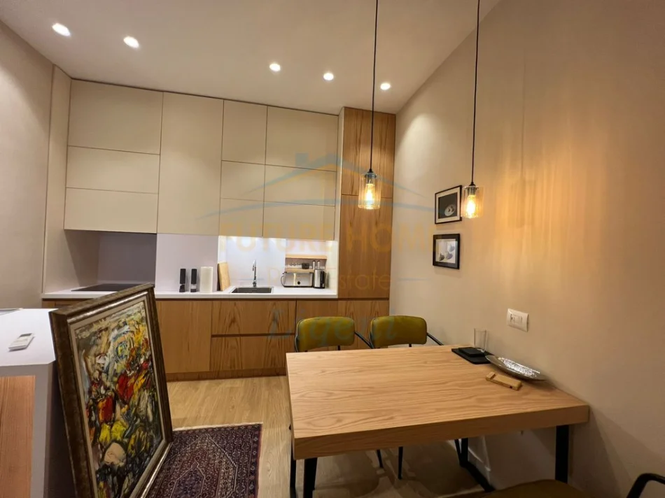 Tirane, jepet me qera apartament 1+1+ Post Parkimi, Kati 4, 74 m² 1.200 € (Liqeni Thate)