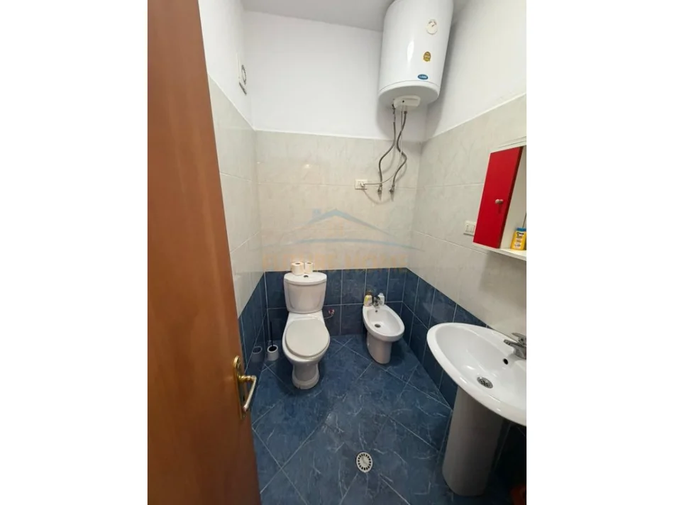 Tirane, shitet apartament 2+1+Ballkon Kati 5, 109 m² 185.000 € (Unaza e Re)