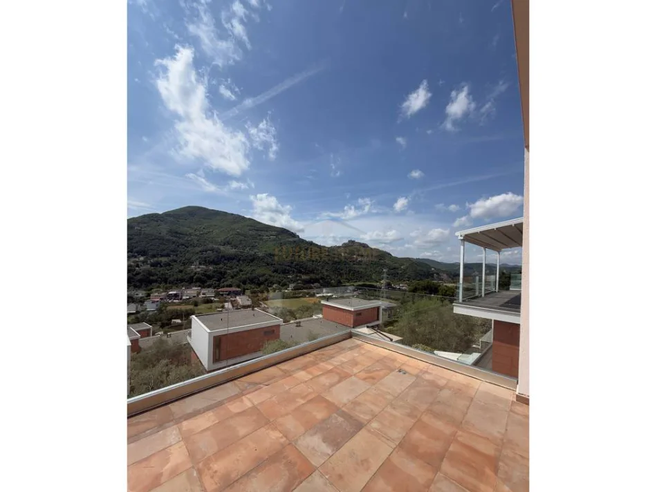 Tirane, shitet Vile , 208 m² 650.000 € (Olive Grove Residence, Mullet)