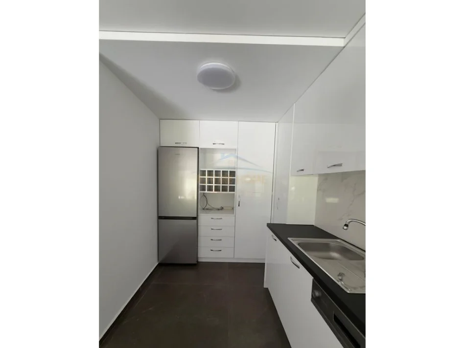 Tirane, shitet apartament 3+1 , 208 m² 650.000 € (Mullet)