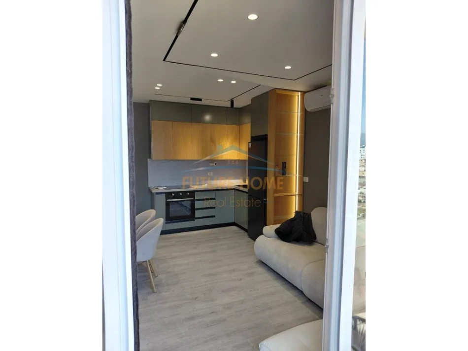 Tirane, jepet me qera apartament 2+1+Ballkon Kati 7, 90 m² 650 € 