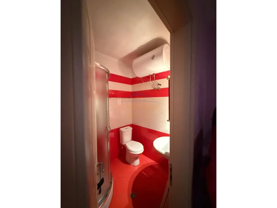 Tirane, shes apartament 2+1+Ballkon Kati 2, 106 m² 153.000 € (SHKOZE)