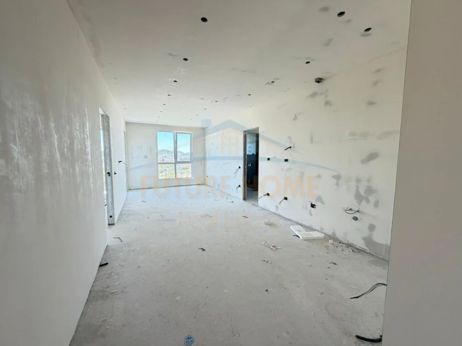 Tirane, shitet apartament 1+1+Ballkon Kati 2, 85 m² 132.000 € 