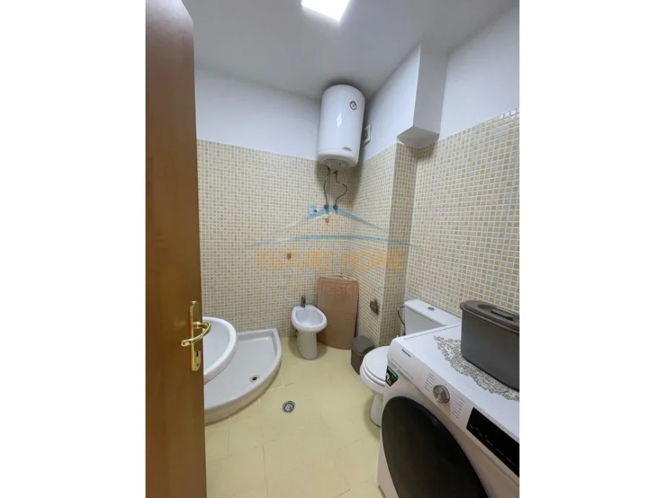 Tirane, shitet apartament 3+1+Aneks+Ballkon Kati 2, 149 m² 310.000 € (Kristal Center , Komuna e Parisit)
