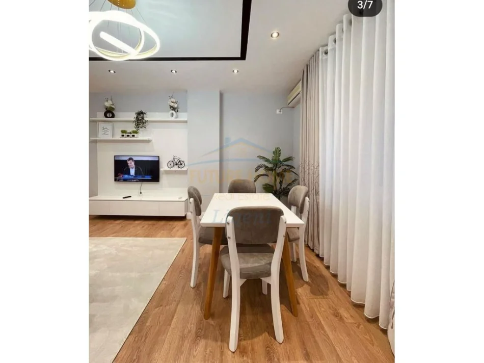 Tirane, jepet me qera apartament 2+1 Kati 2, 85 m² 820 € (Ish Parku i Autobusave)