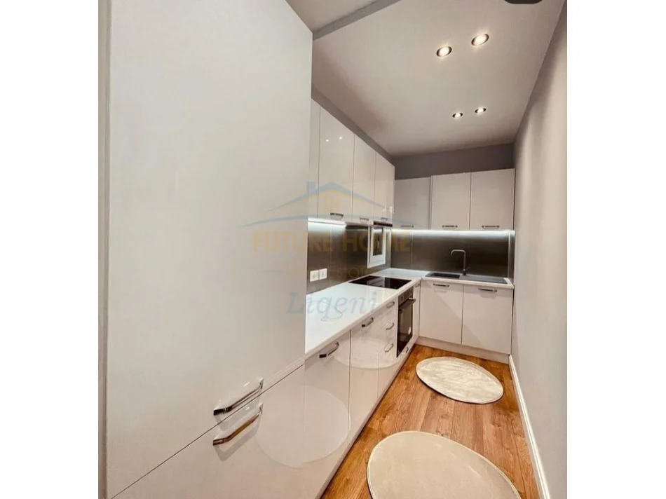 Tirane, jepet me qera apartament 2+1 Kati 2, 85 m² 820 € (Ish Parku i Autobusave)