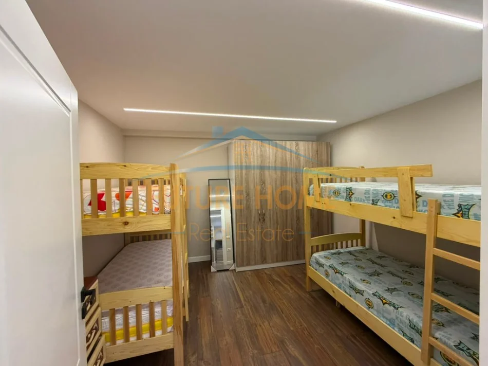 Tirane, jepet me qera apartament 1+1+Ballkon Kati 3, 50 m² 350 € (Sauk)