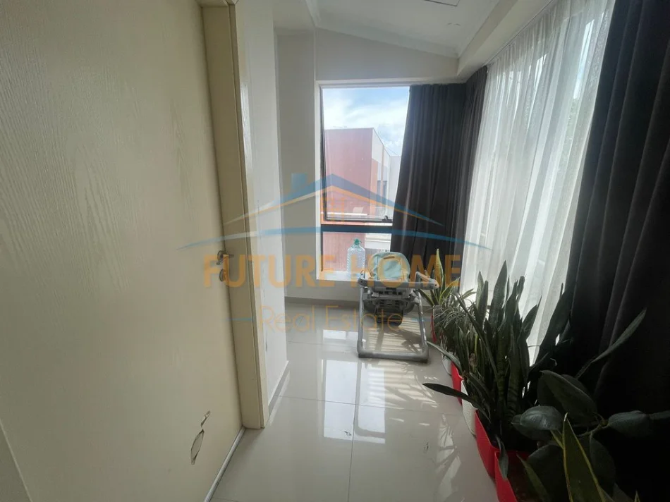 Tirane, jepet me qera apartament 1+1 Kati 1, 50 m² 450 € (SAUK)