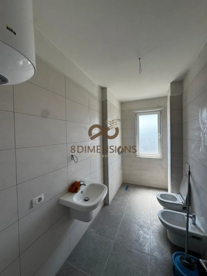 Tirane, jepet me qera apartament 2+1 Kati 7, 102 m² 420 € (univers city)
