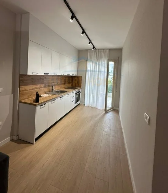 Tirane, shitet apartament 2+1 Kati 3, 77 m² 119.000 € (Rruga e Dajtit)