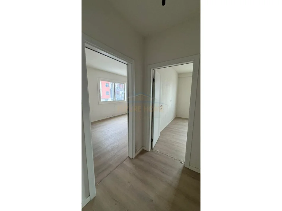 Tirane, shitet apartament 2+1+Ballkon Kati 4, 108 m² 179.000 € 