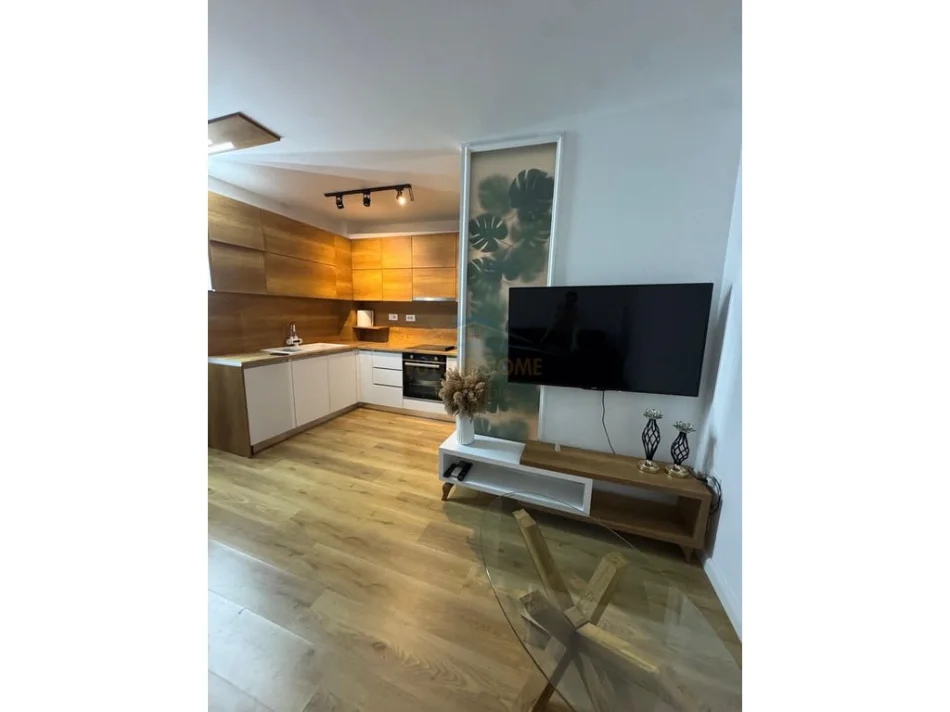 Tirane, jepet me qera 2+1 Kati 2, 85 m² 700 € (RRUGA KONGRESI I MANASTIRIT)
