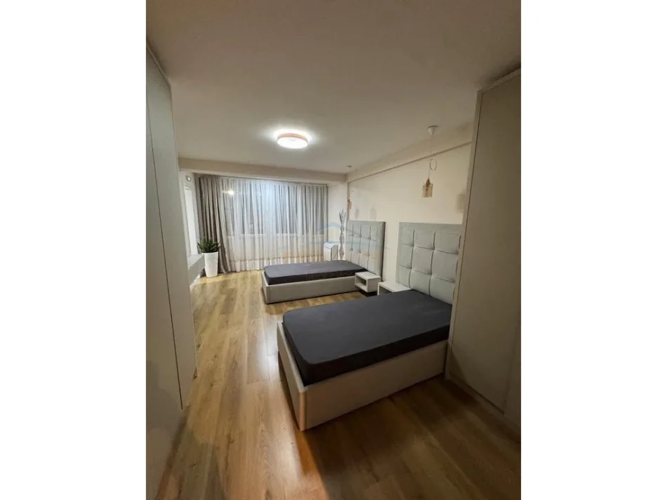 Tirane, jepet me qera 2+1 Kati 2, 85 m² 700 € (RRUGA KONGRESI I MANASTIRIT)