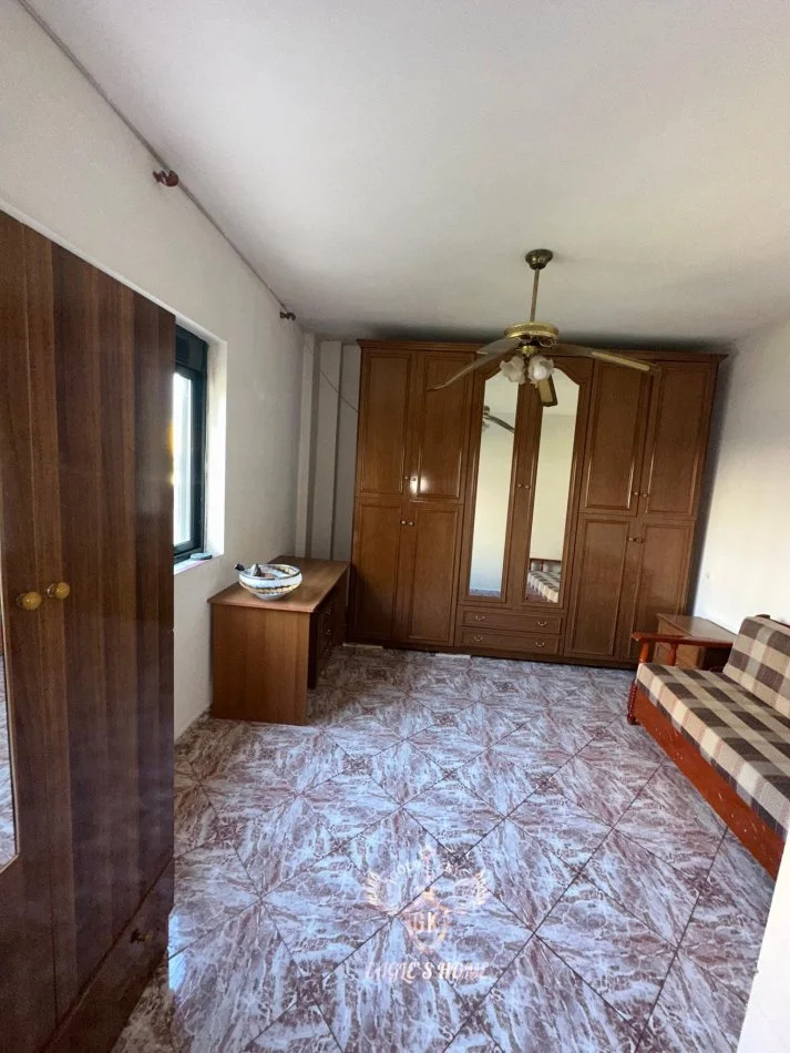 Durres, jepet me qera apartament 2+1+Ballkon Kati 1, 100 m² 305 € 