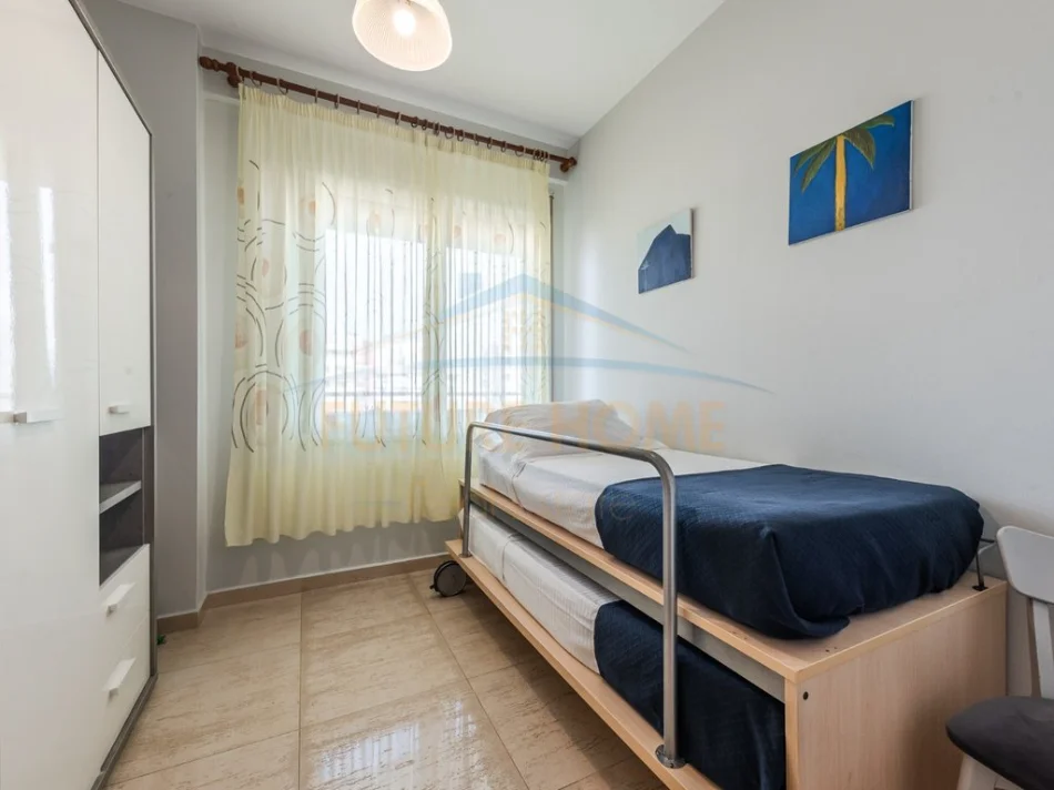 Durres, jepet me qera apartament 2+1 Kati 6, 114 m² 800 € (Bashkia, Durres)