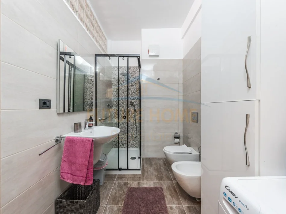 Durres, jepet me qera apartament 2+1 Kati 6, 114 m² 800 € (Bashkia, Durres)