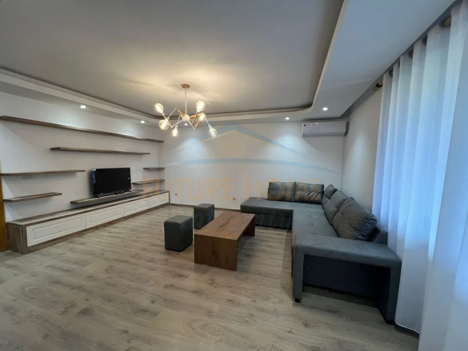 Tirane, jepet me qera apartament 2+1 Kati 1, 111 m² 650 € (Shkolla e Baletit)