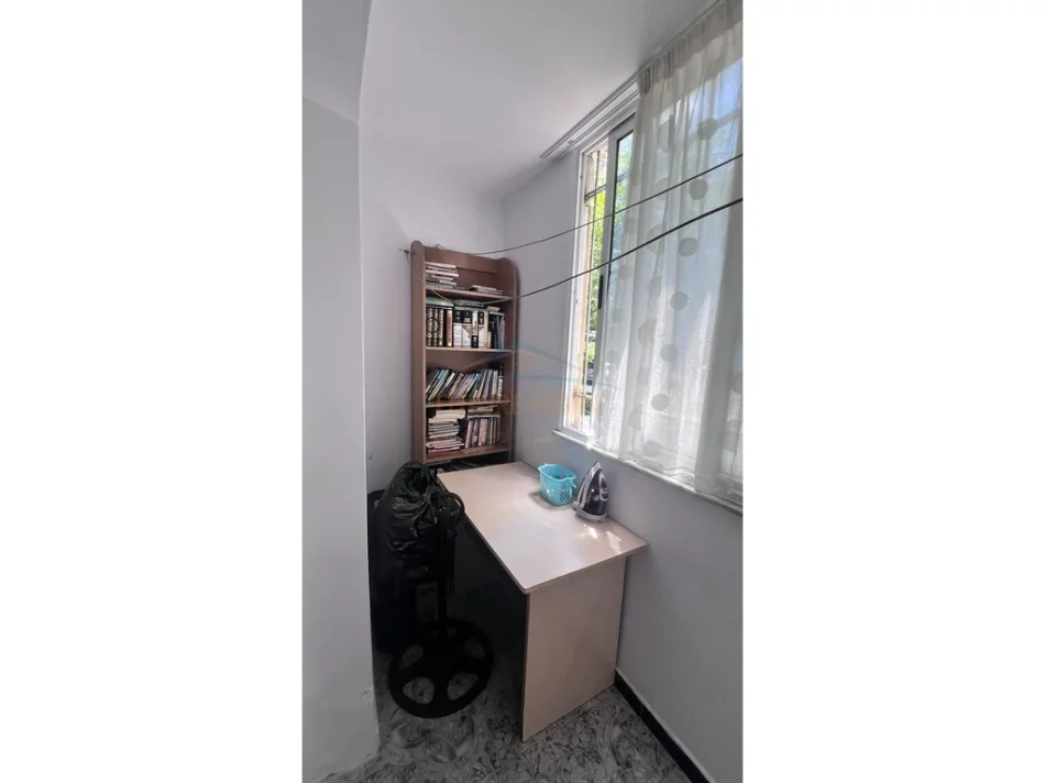 Tirane, jepet me qera apartament 1+1 Kati 1, 51 m² 500 € (Selvia)