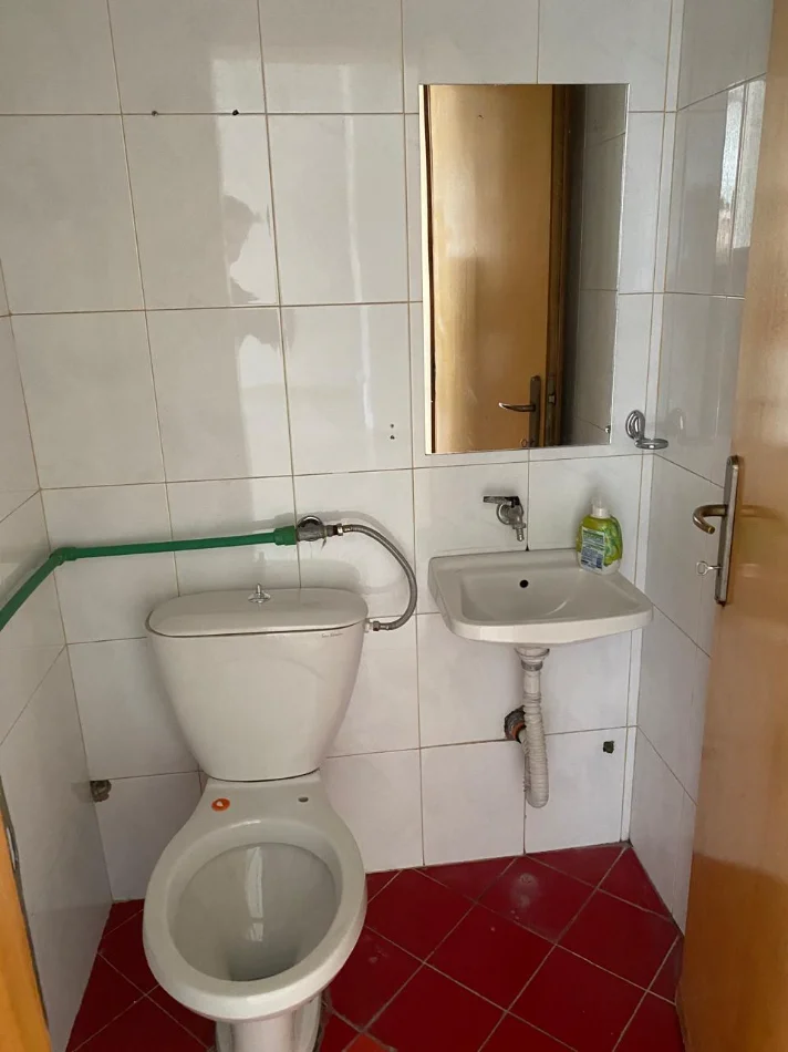 Tirane, shitet ambjent biznesi Kati 2, 66 m² (Rruga e Dibres)