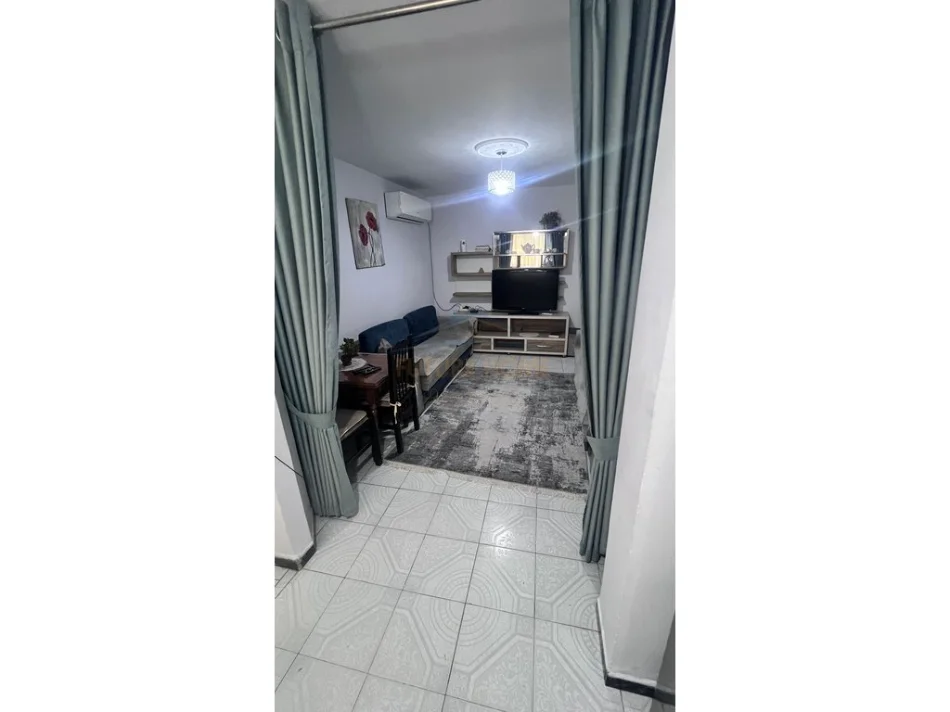 Tirane, jepet me qera apartament 1+1 Kati 1, 51 m² 500 € (Selvia)