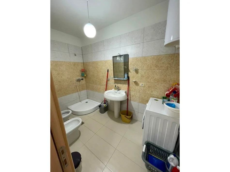 Durres, shitet apartament 2+1+Ballkon Kati 2, 78 m² 245.000 € (Vila e Zogut)