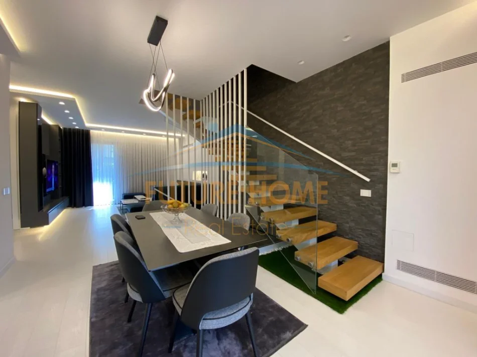 Tirane, shes apartament 3+1+Ballkon , 307 m² 