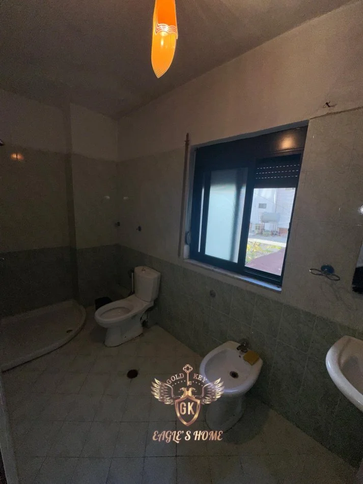 Durres, jepet me qera apartament 2+1+Ballkon Kati 1, 100 m² 305 € 