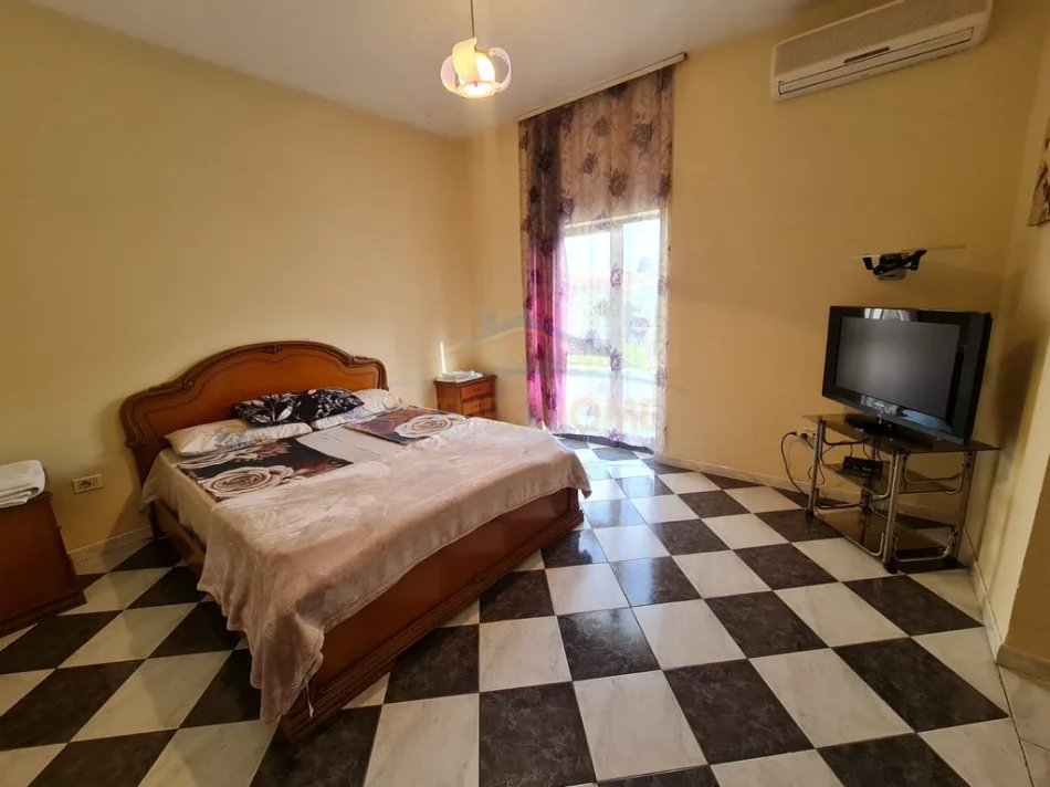 Qira, Vilë 3-katëshe, Komplesi Grand,Ish-Tregu Elektrik 0696069906