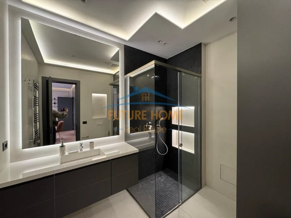 Tirane, jepet me qera apartament 1+1+Ballkon Kati 6, 76 m² 1.000 € 