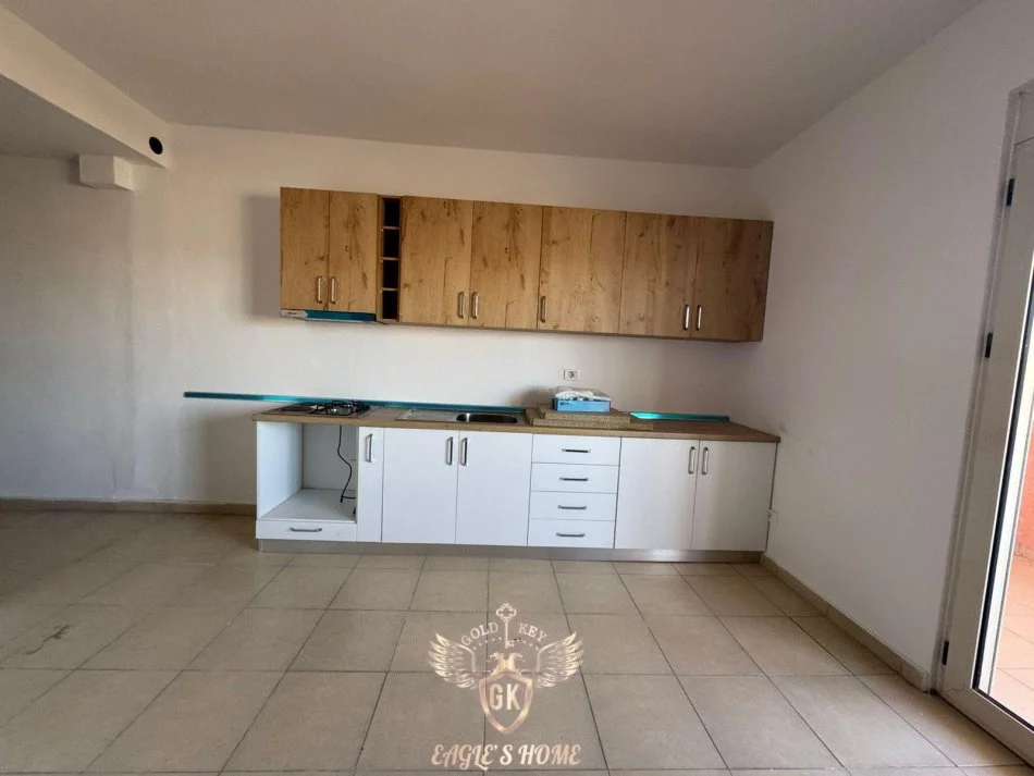 Durres, shes apartament 1+1+Ballkon Kati 8, 82 m² 75.999 € (plepa)