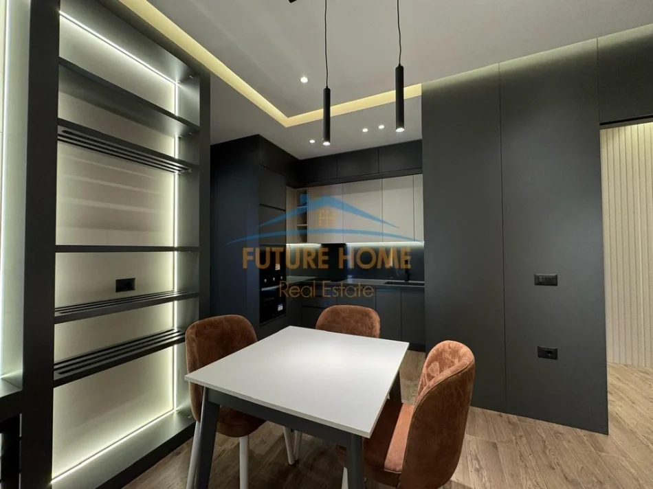 Tirane, jepet me qera apartament 1+1+Ballkon Kati 3, 78 m², 950 € (Kompleksi Delijorgji)