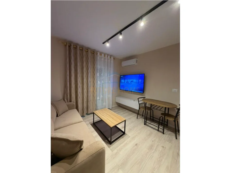 Tirane, jepet me qera apartament 1+1 Kati 1, 55 m² 450 € (OXHAKU)