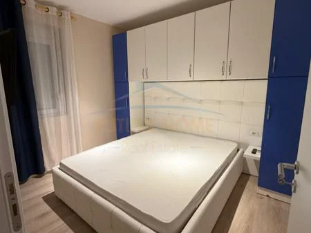 Tirane, jepet me qera apartament 1+1+Ballkon Kati 1, 55 m² 450 € (oxhaku)