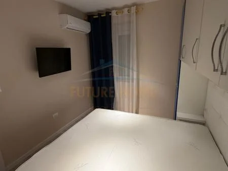 Tirane, jepet me qera apartament 1+1+Ballkon Kati 1, 55 m² 450 € (oxhaku)