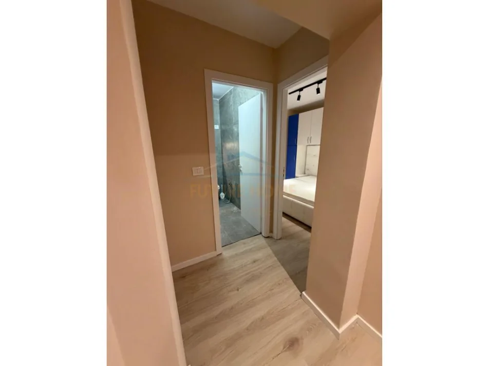 Tirane, jepet me qera apartament 1+1 Kati 1, 55 m² 450 € (OXHAKU)