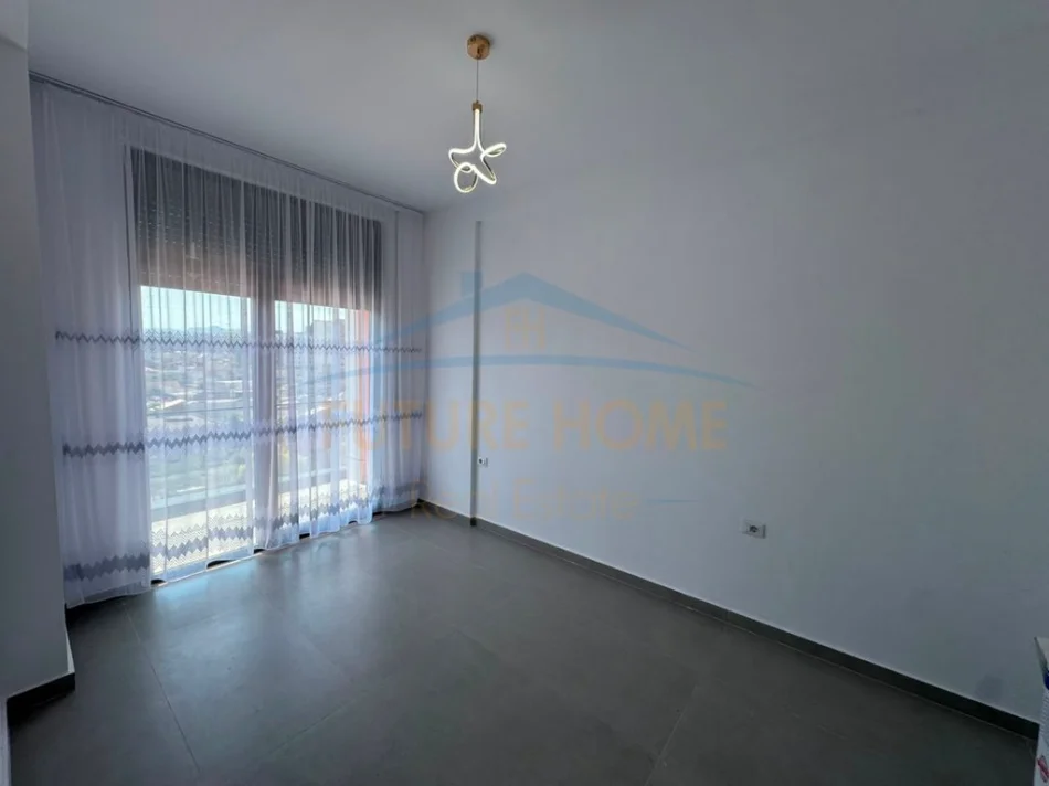 Tirane, jepet me qera apartament 1+1 Kati 5, 75 m² 450 € (DOGANA)