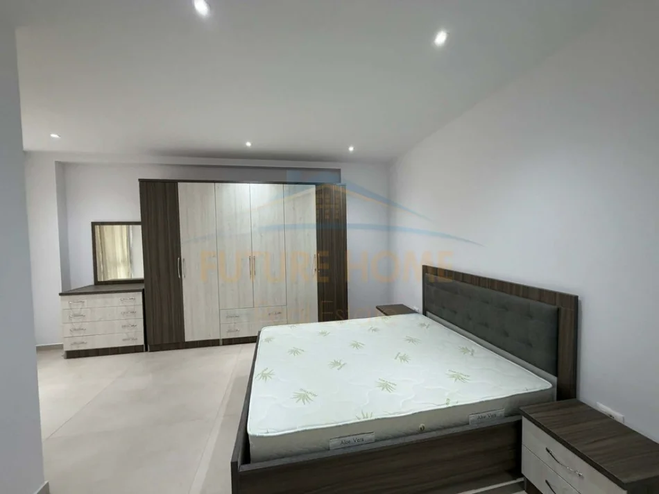 Tirane, jepet me qera apartament 2+1+Ballkon Kati 5, 114 m² 843 € (21 Dhjetori)