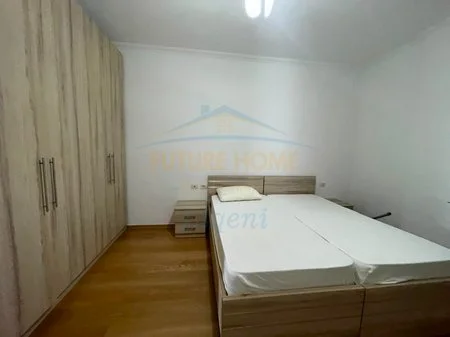 Tirane, jepet me qera apartament 2+1 Kati 3, 125 m² 950 € 