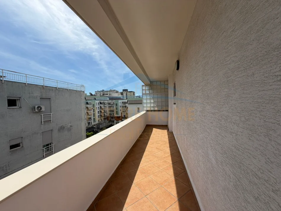 Tirane, shitet apartament 2+1+Ballkon Kati 5, 162 m² 370.000 € 