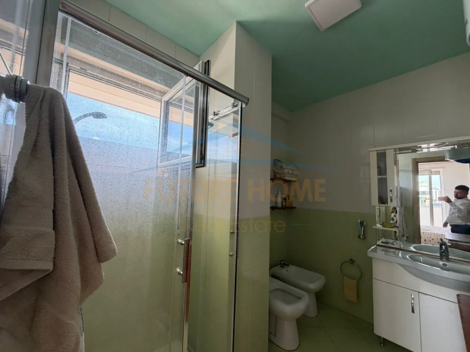 Tirane, shitet apartament 2+1+Ballkon Kati 5, 369.998 € (Rruga Jordan Misja)
