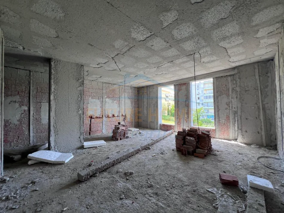 Tirane, shitet apartament 2+1+Ballkon Kati 4, 110 m² 176.800 € (Ali Demi)