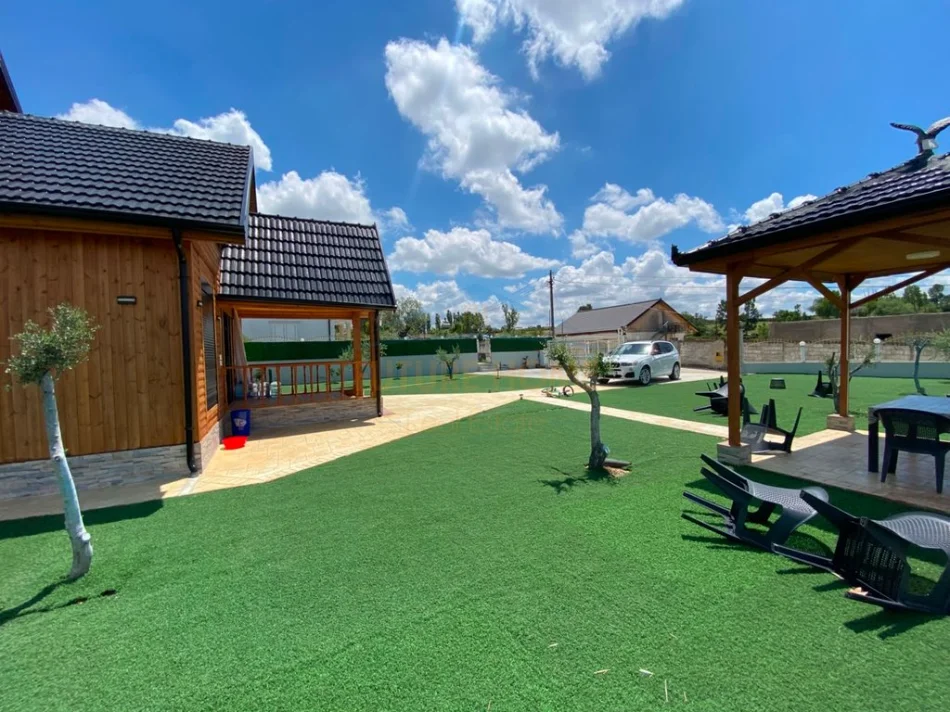 Kamez , jepet me qera Vile 1 Katshe , 930 m² (Liqeni i Cerkezes )