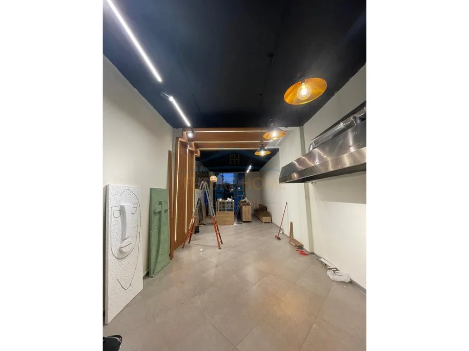 Tirane, shitet ambjent biznesi Kati 0, 71 m² 180.000 € (Rruga e Dibres)