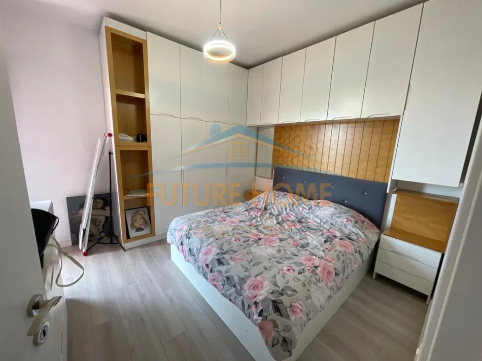 Tirane, jepet me qera apartament 1+1 Kati 4, 60 m² 700 € (farmacia 10)